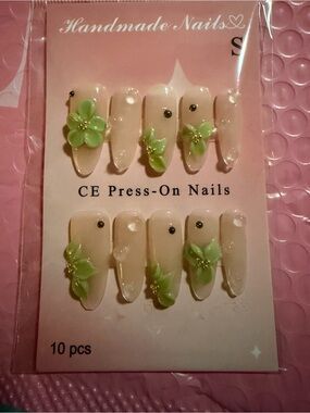 Handmade Cream Press-On Nails with Green Floral Accents - 10 pcs